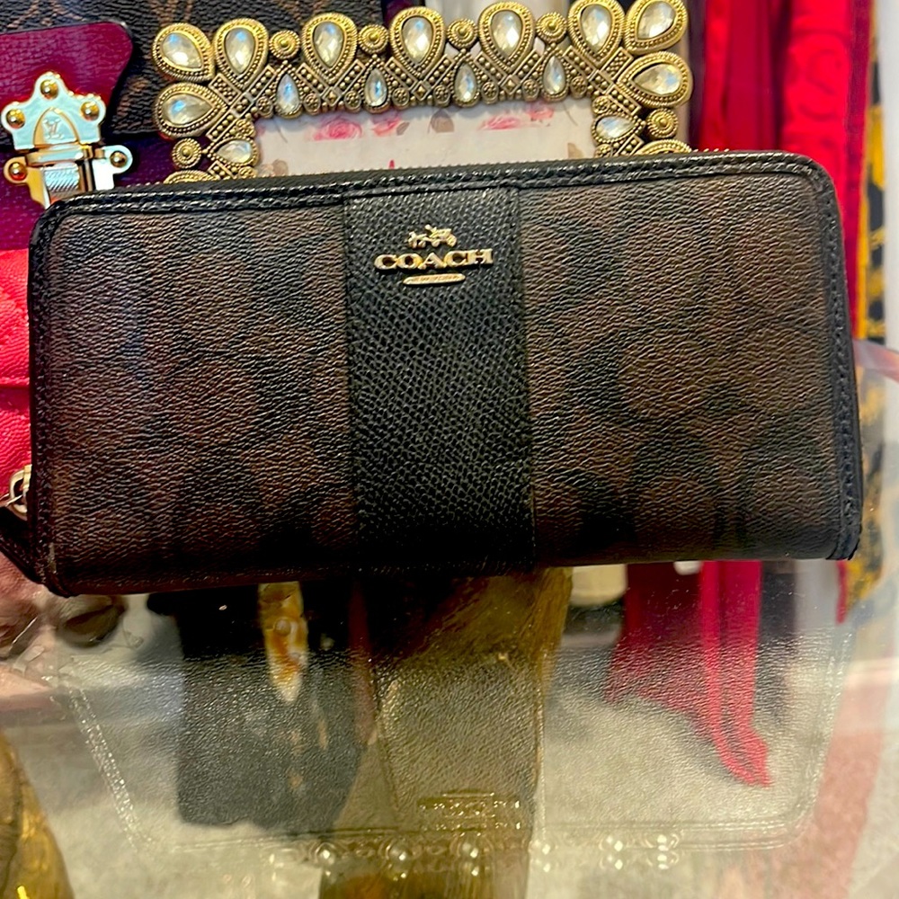 Coach Wallet 🤎